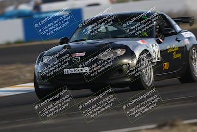 media/Mar-16-2025-CalClub SCCA (Sun) [[e72803ec8c]]/Group 2/Qualifying (Turn 1)/
